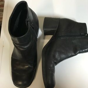 Women’s Bass low black boots, size 8.5